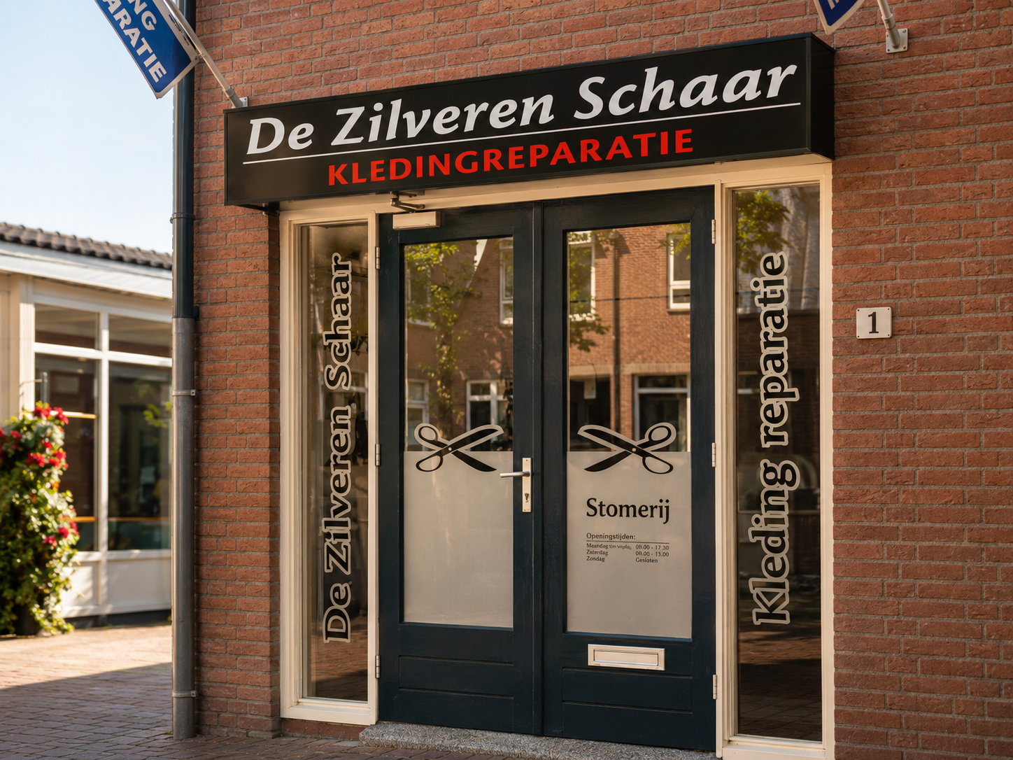 De gevel van De Zilveren Schaar kledingatelier aan Pilatusdam 1 in Zoetermeer